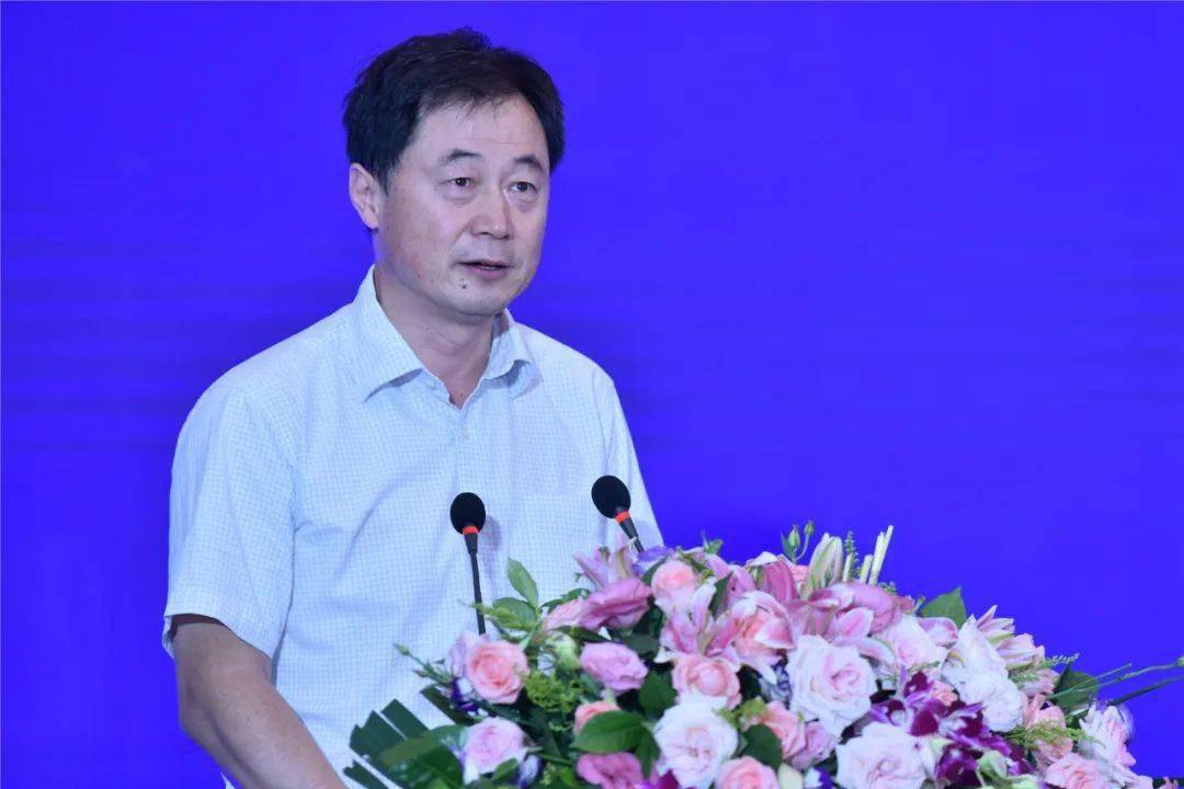 区党工委副书记,管委会主任,新吴区委副书记,区长封晓春,区领导匡辉