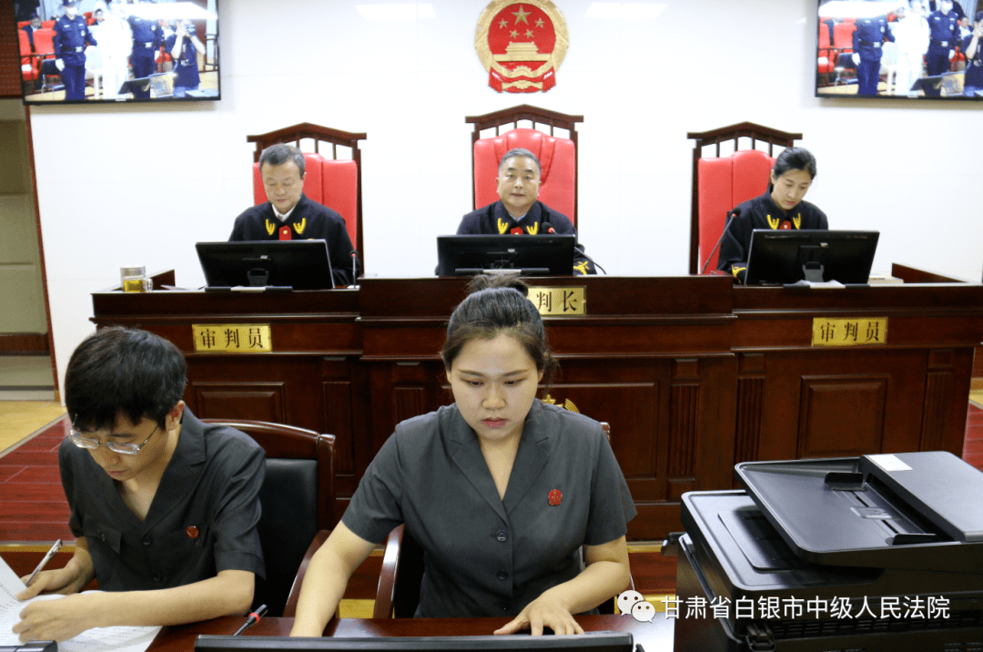 为进一步落实院领导带头办理"重大疑难复杂案件"的要求,9月9日上午,在