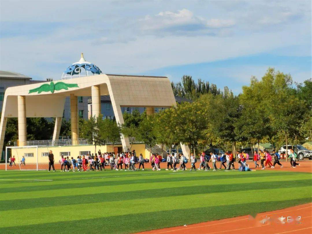 赛罕区民族小学走特色化办学之路促进学生全面发展