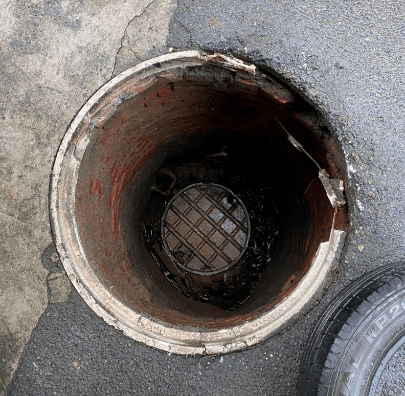 主动担责,不留盲区 让"三不管"井盖告别无人监管