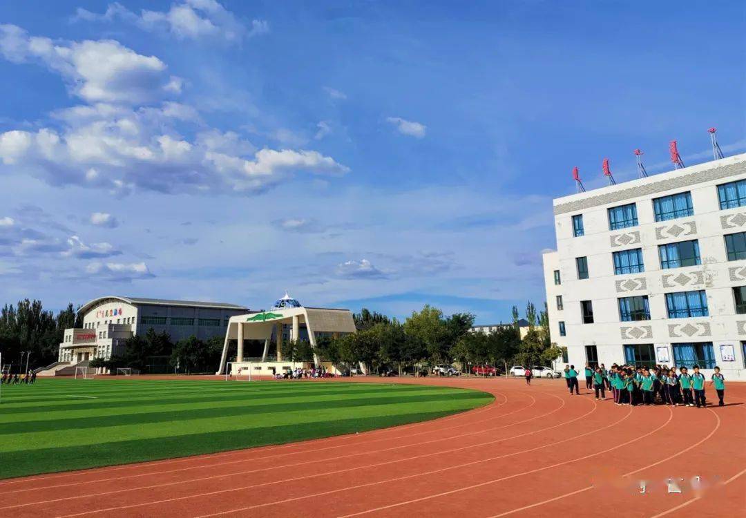 赛罕区民族小学走特色化办学之路促进学生全面发展