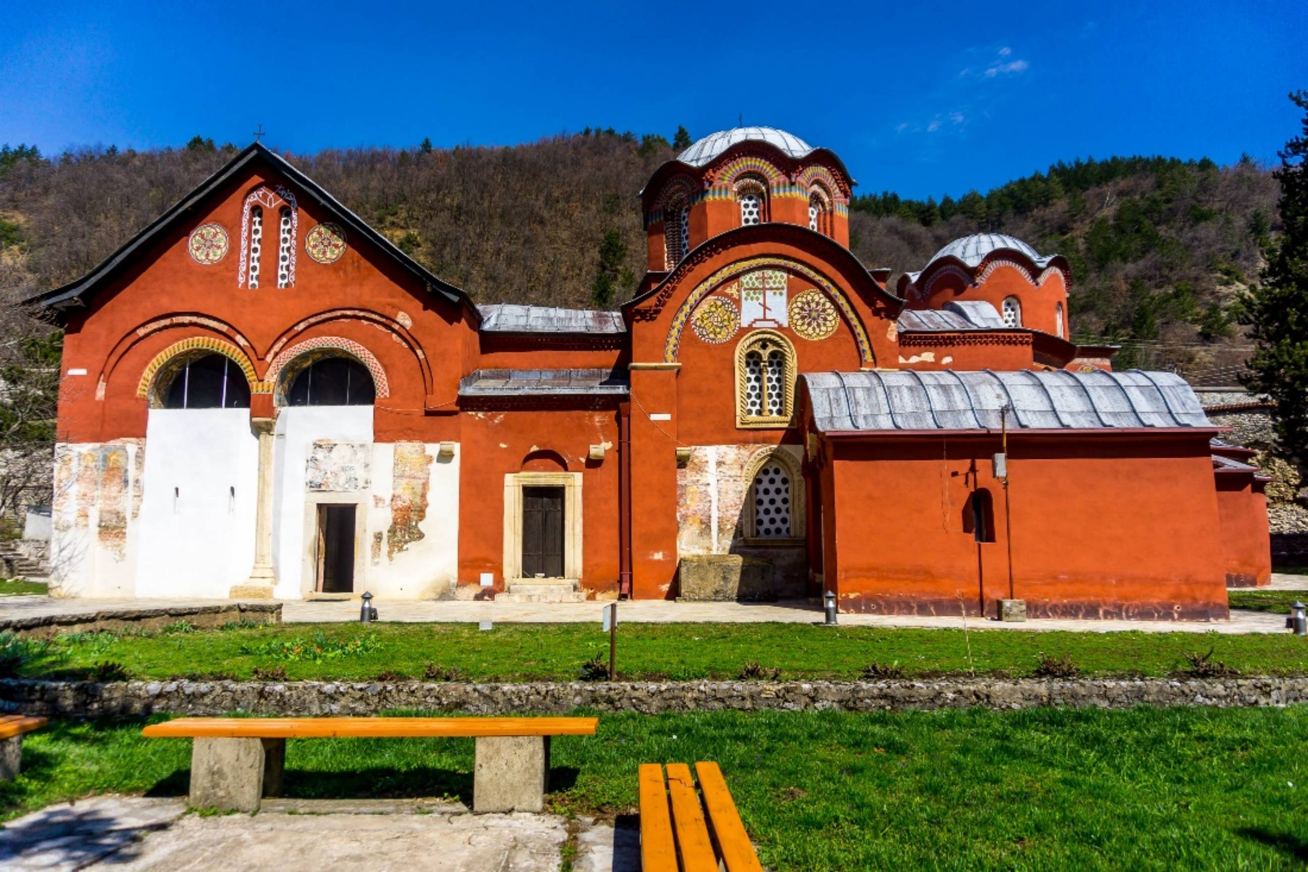 自驾战后科索沃我看到旅游胜地也看到民族悲歌下