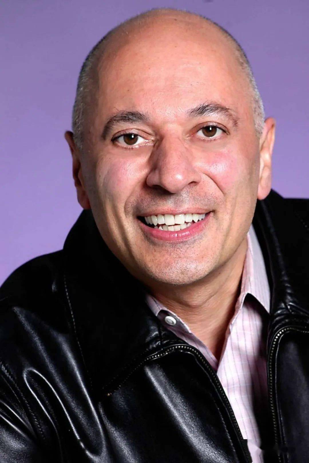 dannis nahat曾是美国国家芭蕾舞团的首席芭蕾舞艺术家,也曾是san