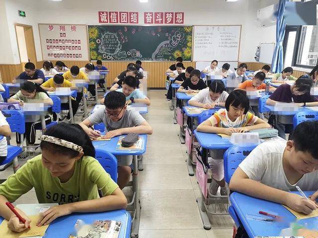 (受访者供图)9月9日下午,华福,共和,华岩,人和,田坝,玉清寺等几所小学