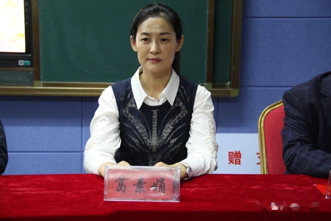 关注三峡集团中水电公司熊少宇一行到我旗调研