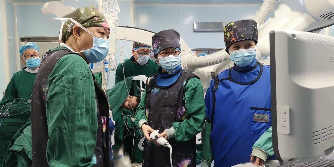 首例 来自搜狐网