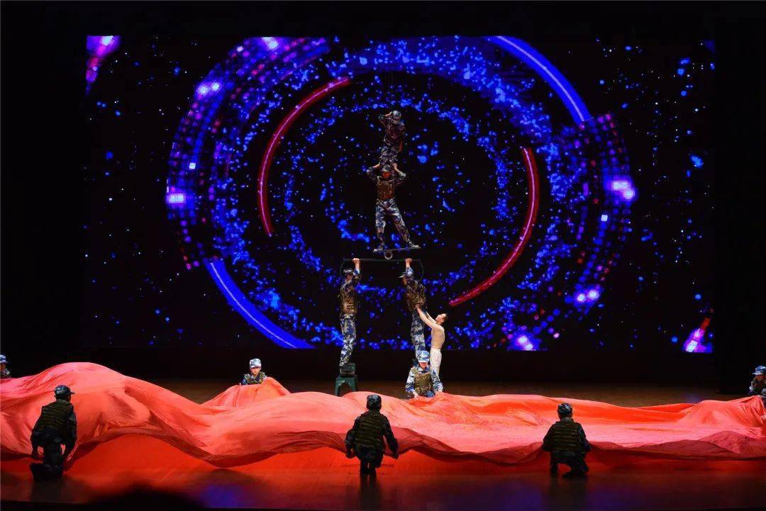 月来月有戏精品演出年大型杂技魔术盛世欢歌专场演出酷炫亮相