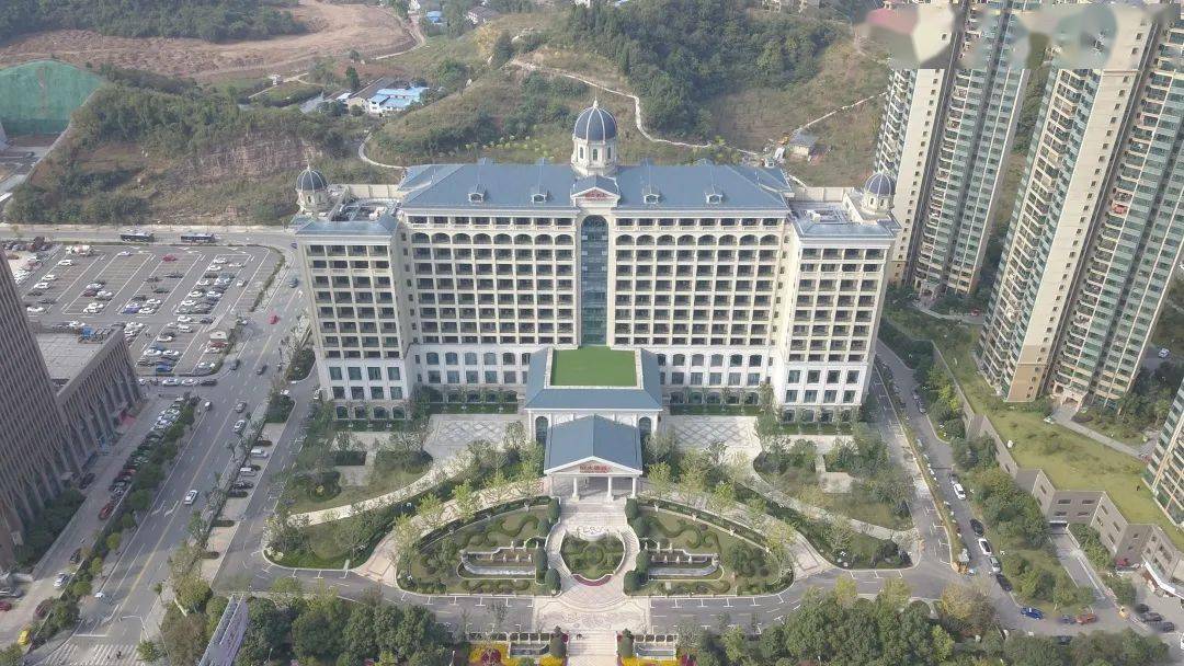 宜昌恒大酒店地处中国优秀旅游城市宜昌,坐落于风景秀丽的夷陵区(高新