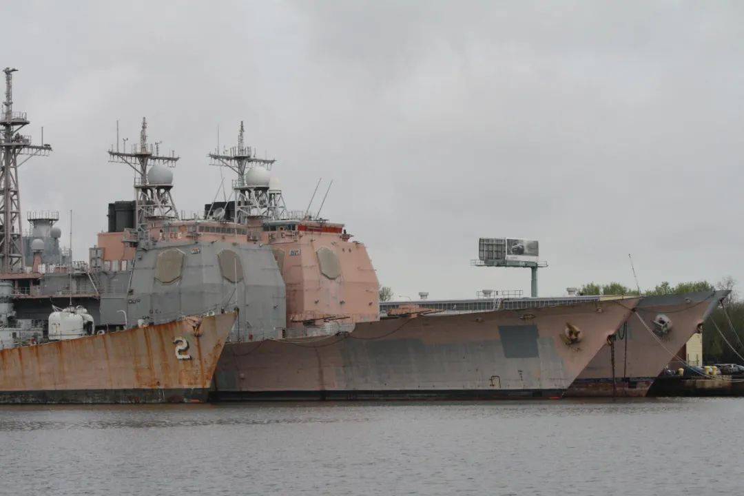 泱泱蓝星第一强国居然连这船都养不起了