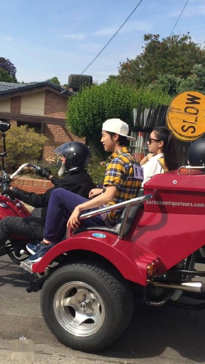 那些年鹿晗坐过的奇奇怪怪的车 全部都是通往幼儿园的车_车车