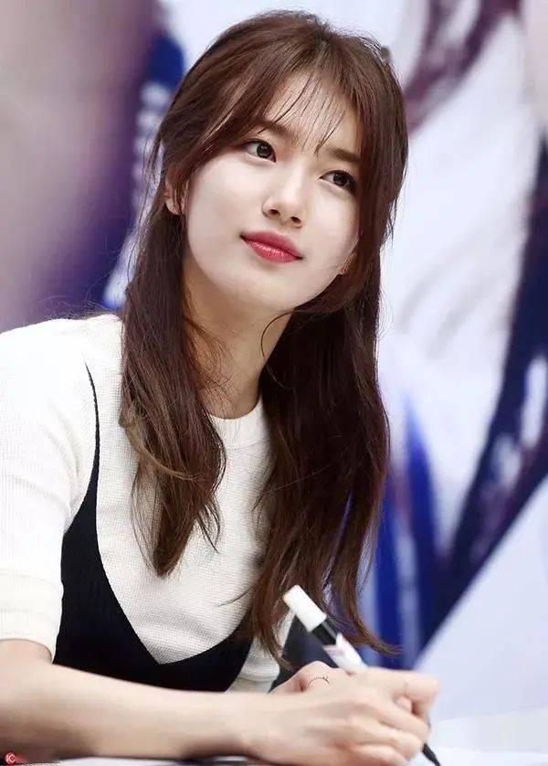 从大叔级的孔刘,到鲜肉级的金秀贤,李钟硕,金宇彬……裴秀智简直就是