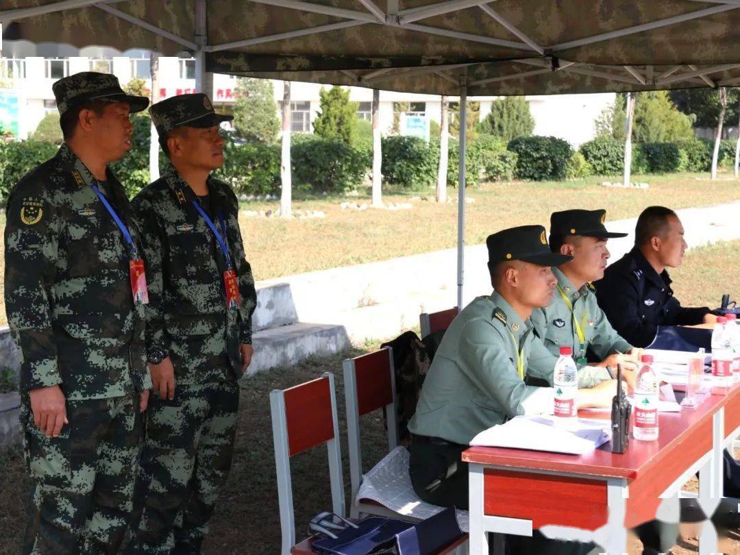 和无言战友一起鉴定上岗警犬训导员来啦