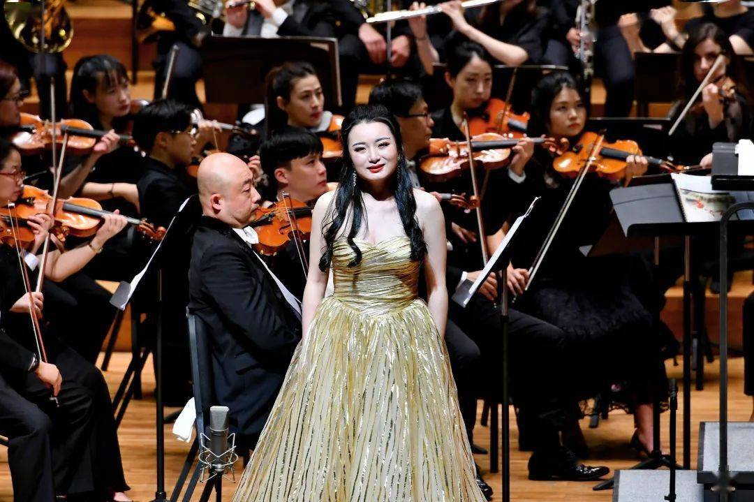 演奏家沈惠莲,巴扬演奏家毛俊澔,女高音歌唱家张文沁与深圳交响乐团