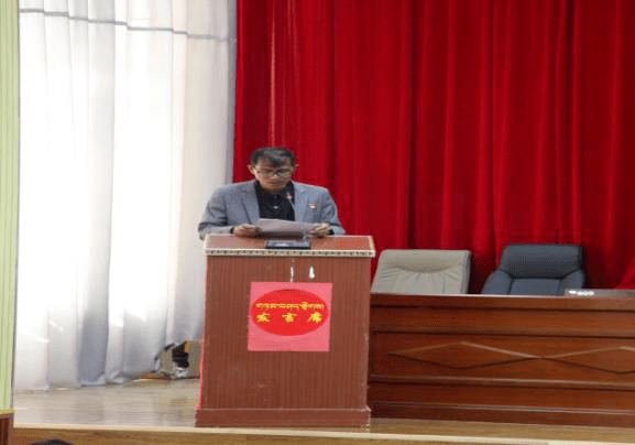 县委书记周海浪出席会议并作讲话,其他在家县级领导, 县直各部门主要