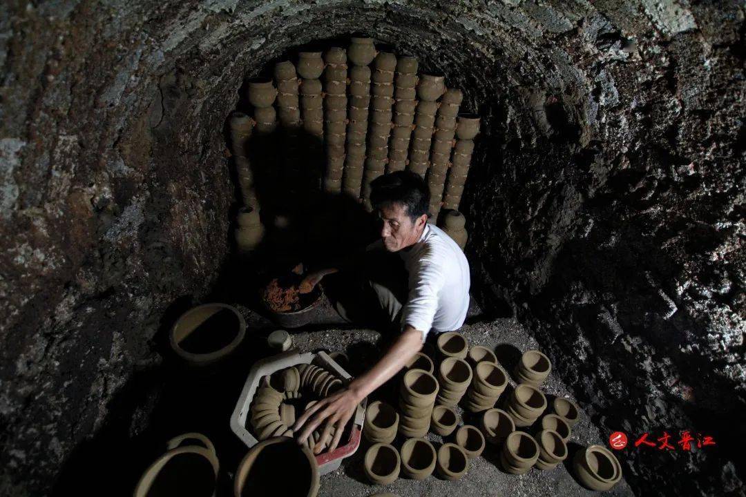磁灶窑陶瓷品种繁多,器形多样,以生活日用器皿为大宗,兼有陈设供器及