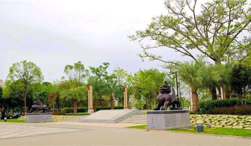 龙腾湖东园▲崇左园博园▲金龙湖公园为市民提供了休闲健身的好圈处