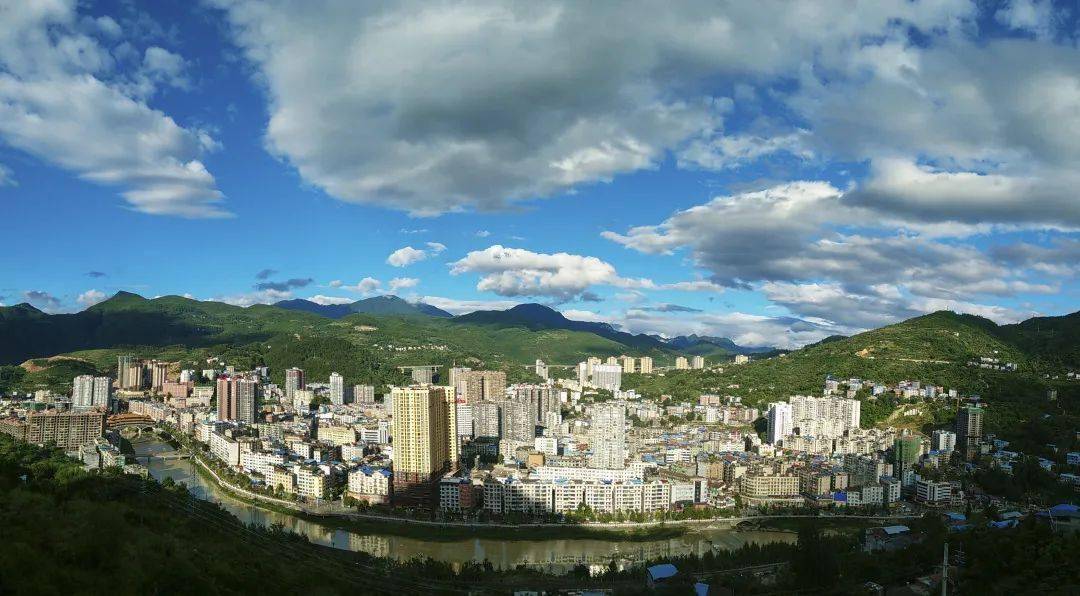 万源市共引进招商项目14个投资总额达12376亿元