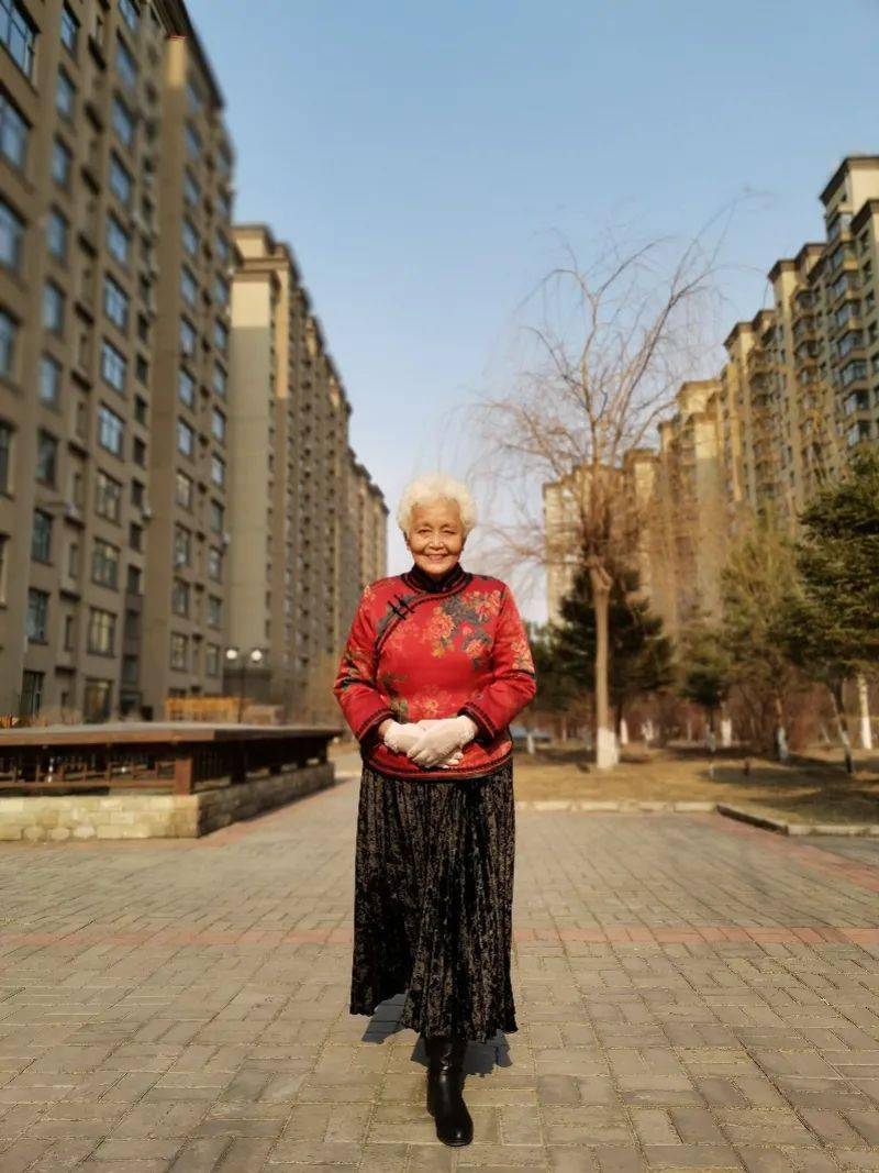 我的八旬漂亮老娘60岁认字75岁写作出了5本书