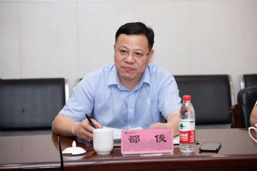 区教育局教育科科长刘忠明,区教育局德育与体卫艺科科长程月琴,区教育