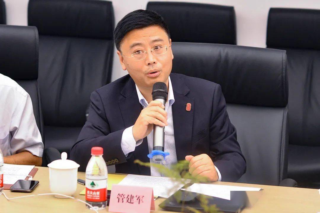 国浩律师(上海)事务所管理合伙人,国浩上海党委书记管建军致欢迎辞.