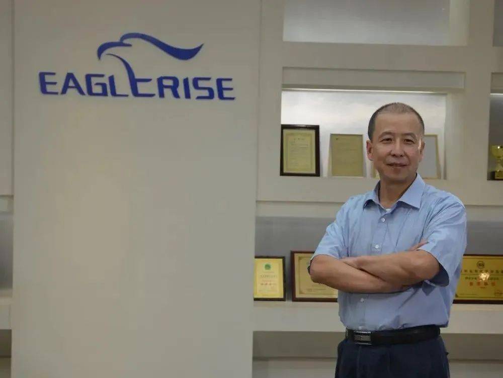 吉安伊戈尔电气有限公司董事长肖俊承返乡创新创业的吉安籍企业家表彰