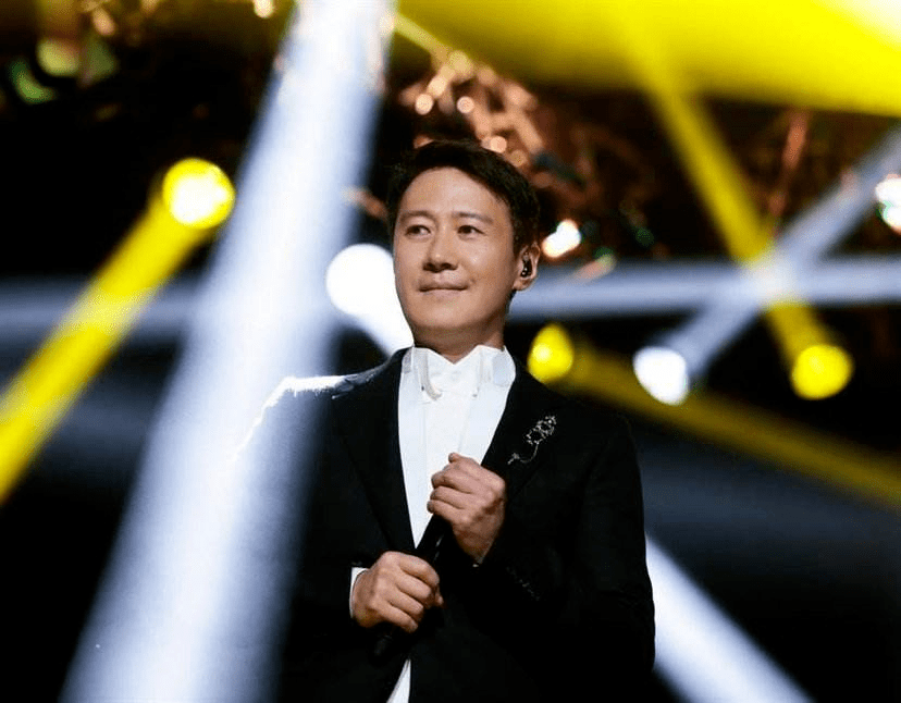 54岁黎明近照曝光:"我红遍过全世界,但我的深情,只给了她"