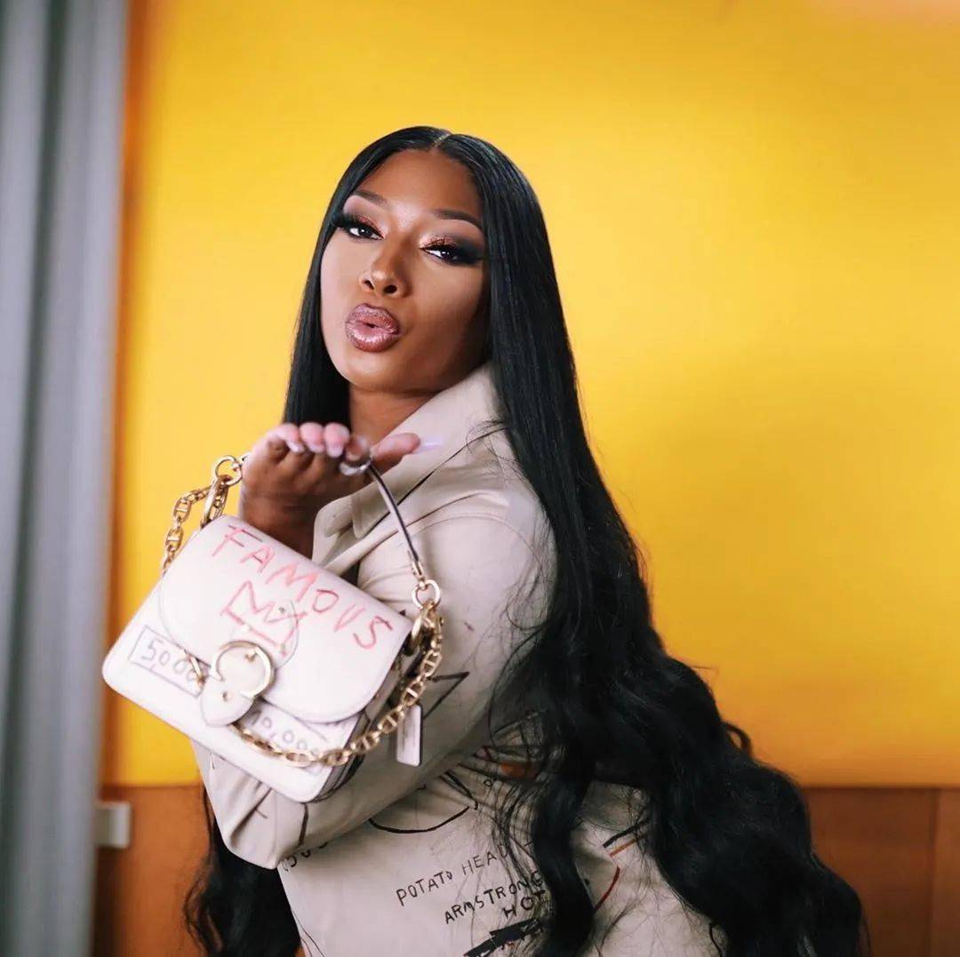 银行婊最新乐评rihanna为什么不发歌