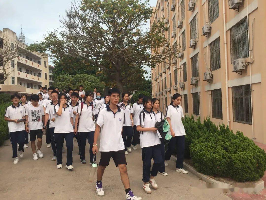 交流互鉴共谋发展莆田二十四中与妈祖中学开展毕业班联合教研活动