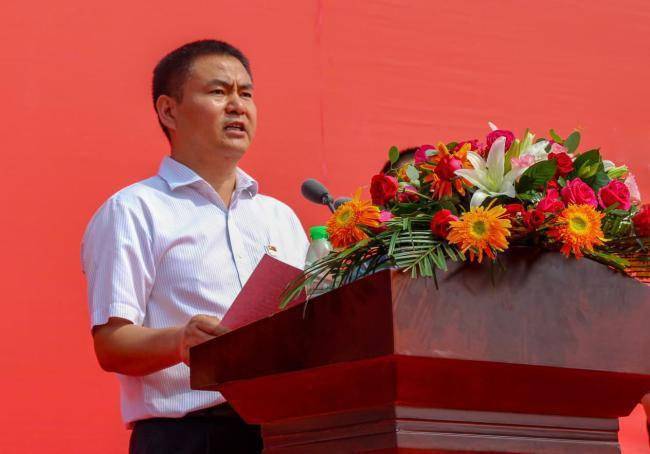 卫东区区委副书记,区长张伟发表致辞6969强强联合 品质升级69