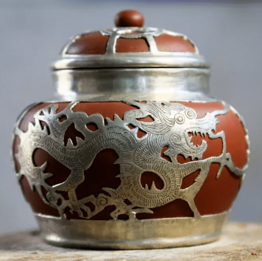 非遗传承威海锡镶技艺流淌在器皿上的艺术