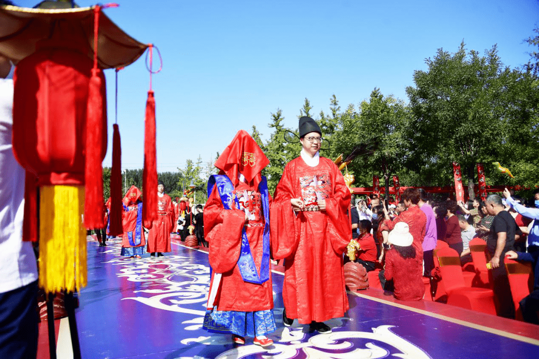 通州潞城举办穿越明代的集体婚礼19对新人携手共赴白头之约