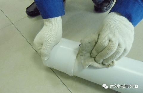老师傅传经验给水管熔接排水管粘接施工工艺分步详解