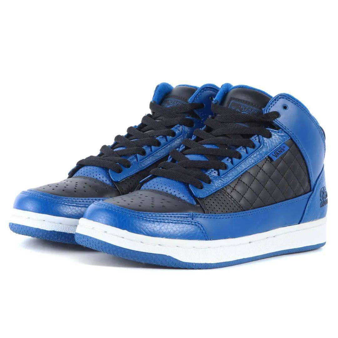 窥见从1990年代就开始滑板的西山彻对于滑板运动的认知,三款颠覆 vans