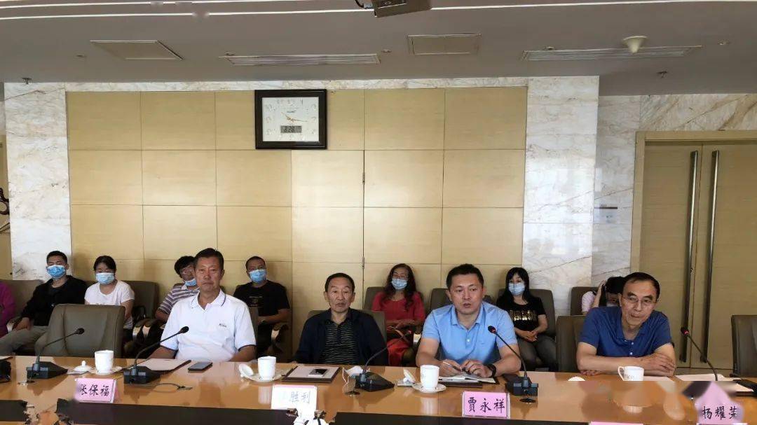 邢建民董事长长达15年对吕梁市贫困学子的持续资助表示感谢,对中正