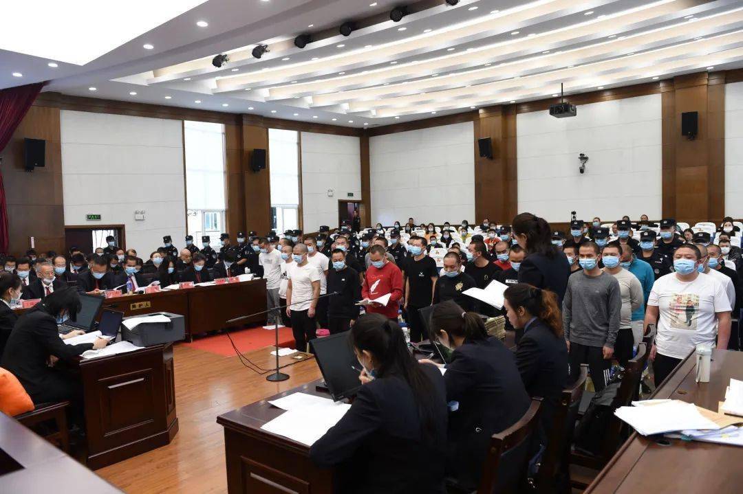 称霸东山茨营曲靖城区黑老大代韧案在麒麟区法院开审