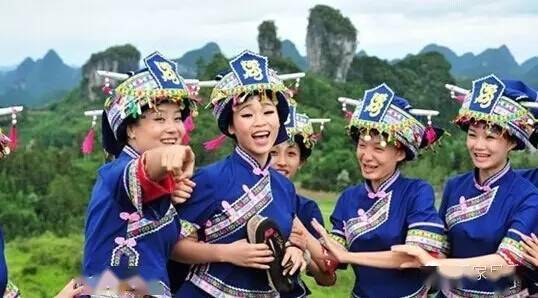 抢粽粑,仫佬竹球,竹连球,象步虎掌,凤凰护蛋,滚竹环,母子棋,裤裆棋