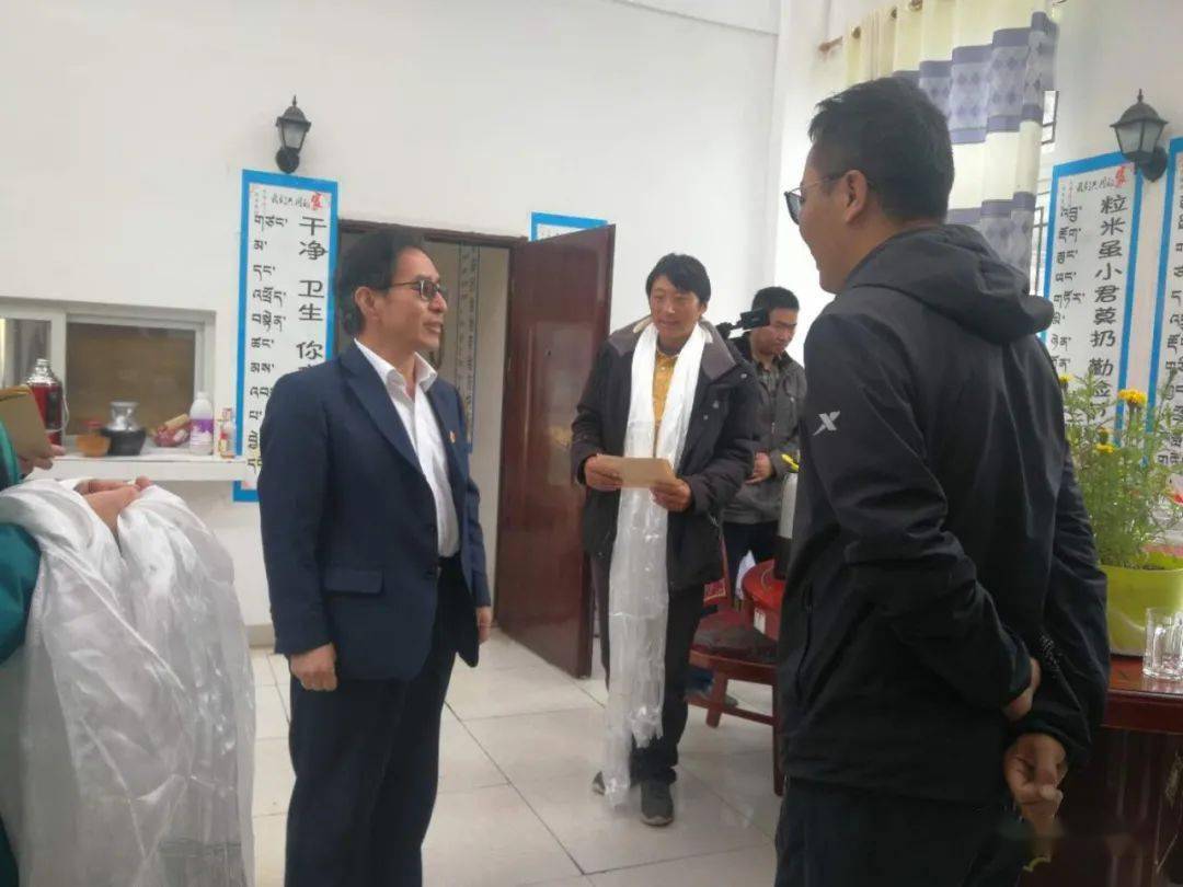 自治区广电局党组副书记,局长游胜苗 一行工作组莅临边坝县调研