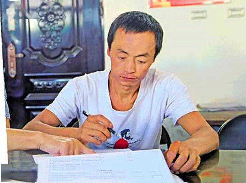 黄淑平:摆脱贫困要靠自己努力