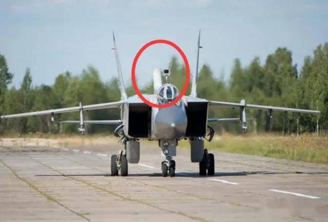 战斗机上也能有潜望镜意不意外