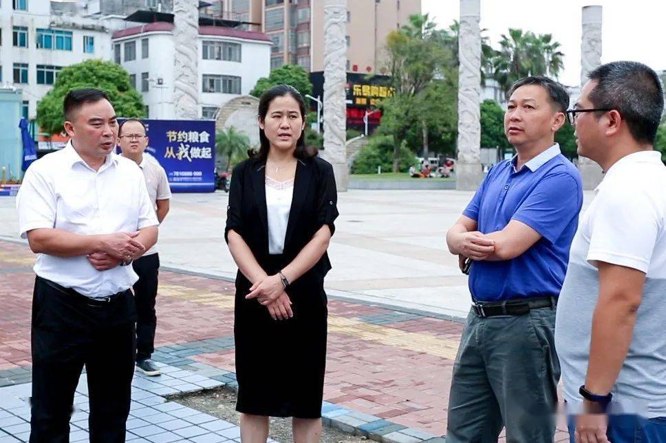 李建华来到柳城县污水处理厂,实地察看二期提升改造工程项目选址,建设