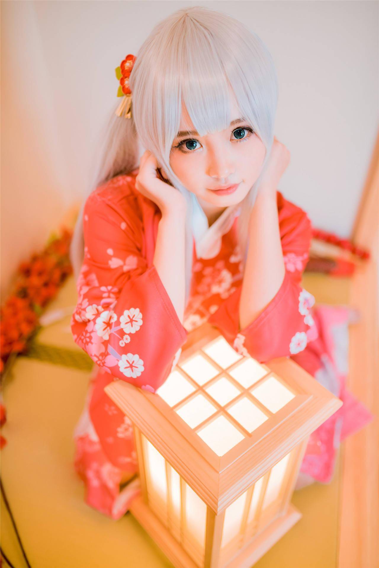 七夏夏w 摄影后期:@柒柒天天是逗比摄影师 妆娘后勤:@雪琪大魔王