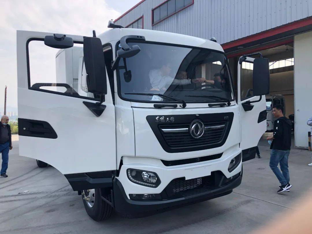 合作共赢27年!今天,东风商用车与这位"老铁"战略牵手