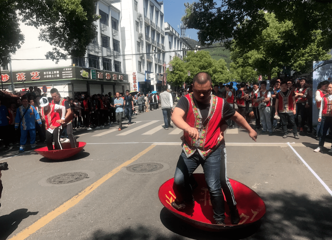 "摇锅" "操石磉"……到畲乡景宁体验传统体育民俗啦_畲族