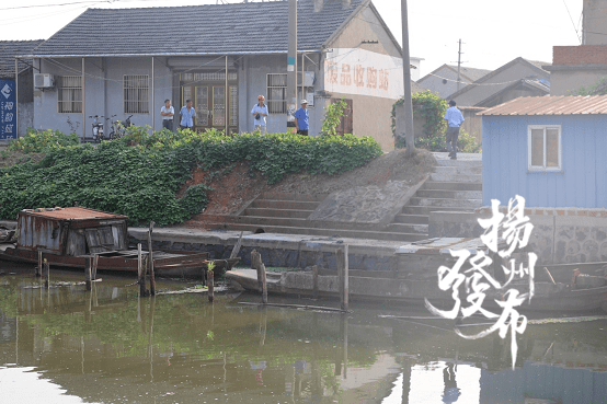 在桥北侧100米的东岸河边,是原八桥集镇渔民贩卖鱼虾水产品的集散码头