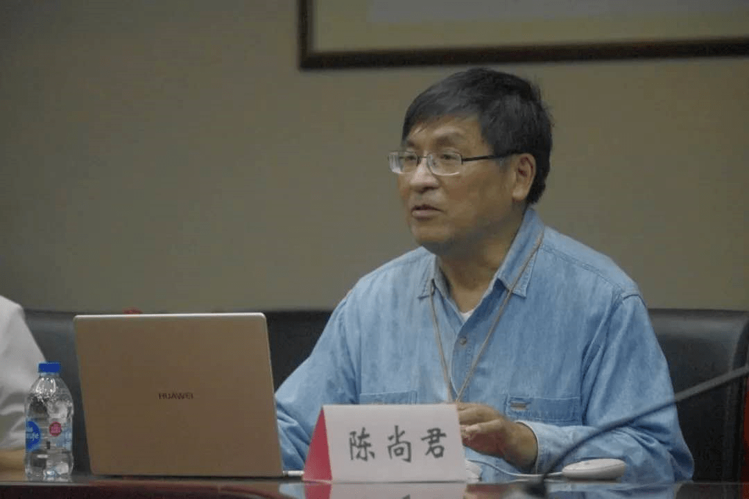 陈尚君教授说:"复旦的好处在于,学校的领导和老师都很清楚知道我们和