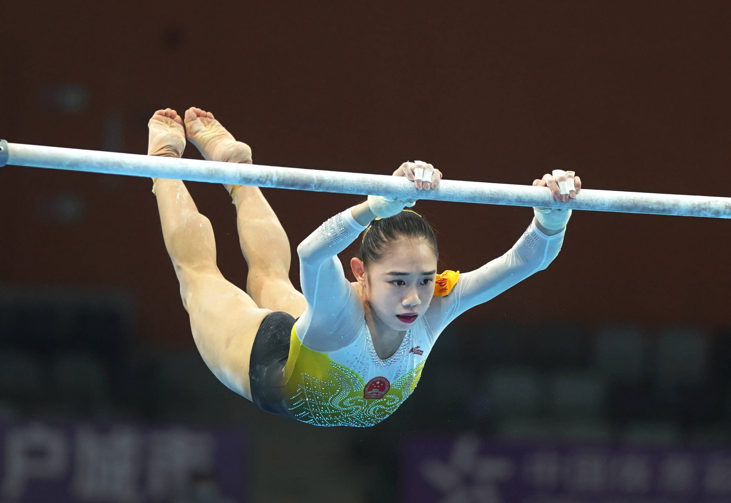 体操——全国锦标赛:刘婷婷夺得女子个人全能冠军_手机搜狐网