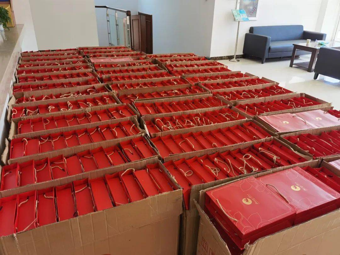 【我们的节日】——中秋节,东旺疃社区为居民发福利啦_手机搜狐网