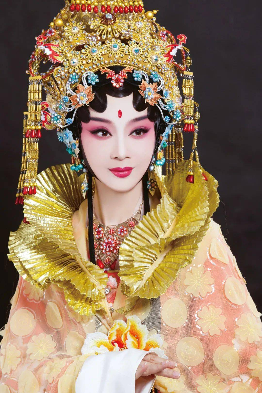 香港著名粤剧女演员图片