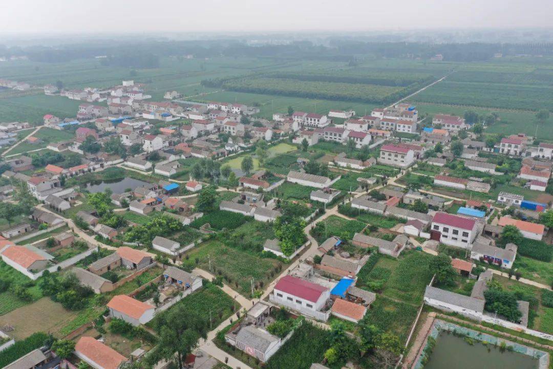 房屋和在农村无房的乡贤回乡"积分建房"问题,涉及农村宅基地基本制度