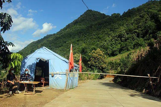 芒卡镇抓好点线面纵横边境疫情防控网